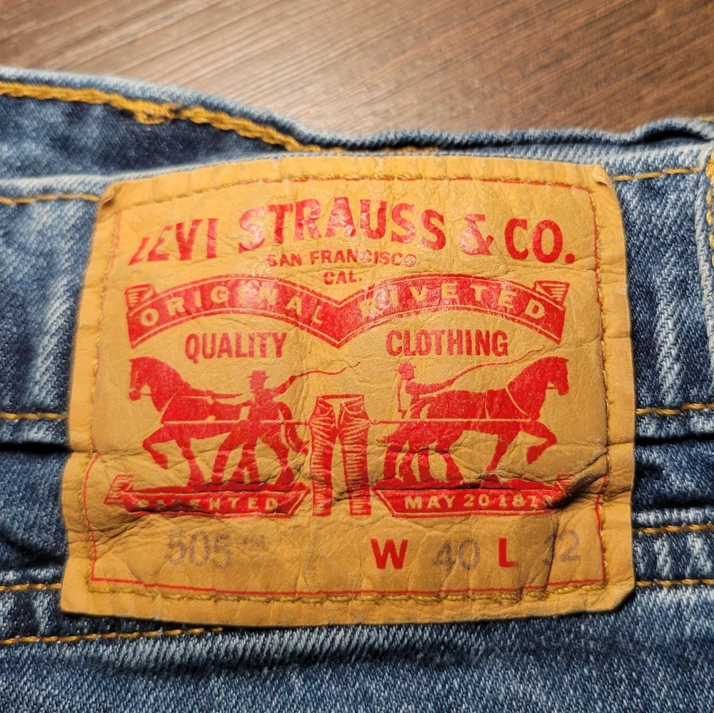 Levi's Mens 505‎ Blue Jeans Size 40X32 Classic Straight Leg Style